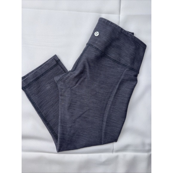 Lululemonn Size 4 Capri High Rise Leggings. Soft Light Heather Grey Fabric - Picture 1 of 8